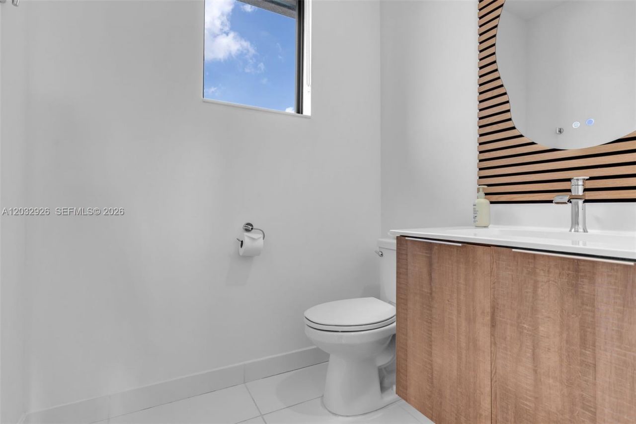 4963 NW 83rd Path , Unit 4963, Doral, FL 33166 Photo