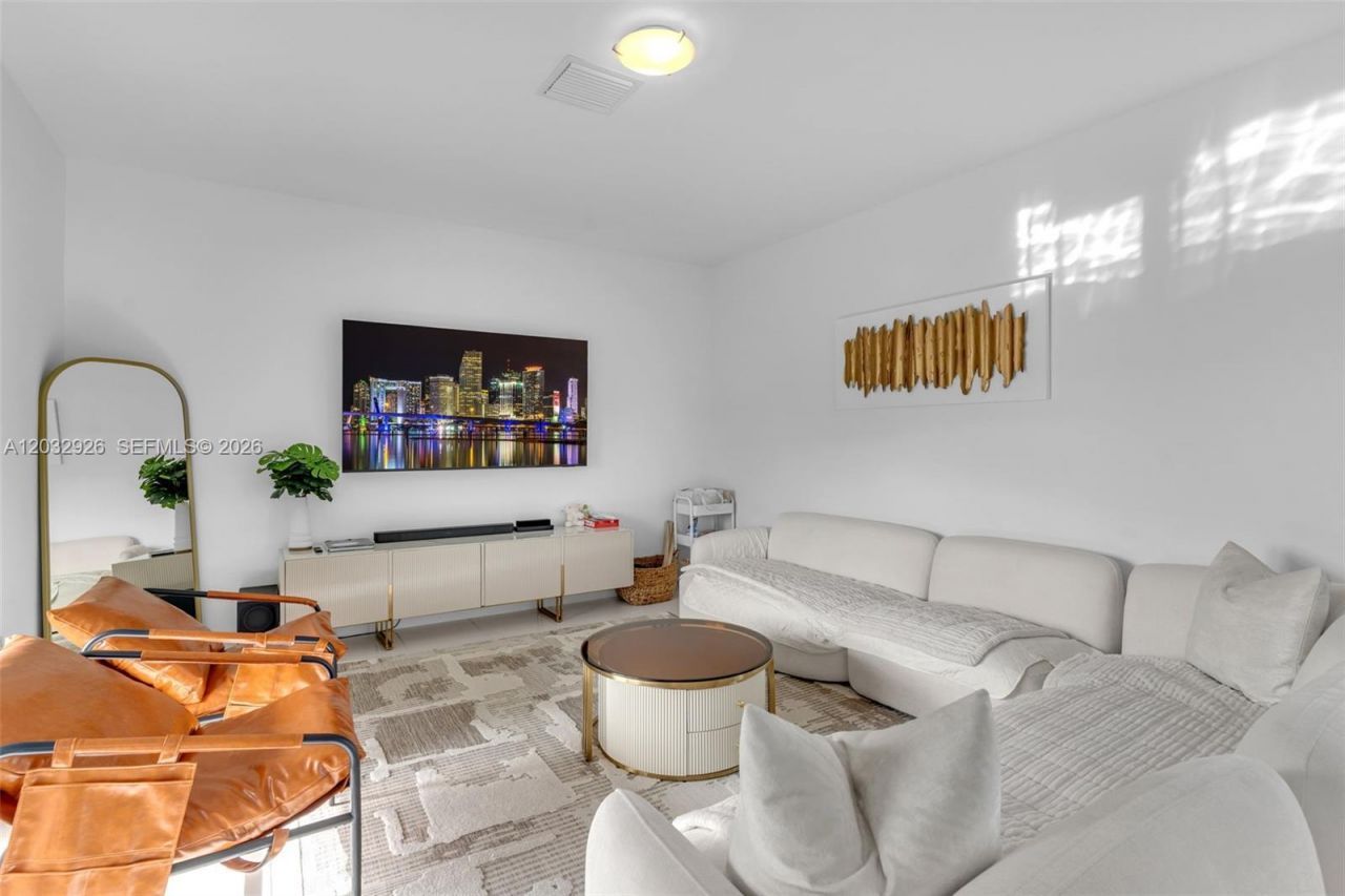 4963 NW 83rd Path , Unit 4963, Doral, FL 33166 Photo