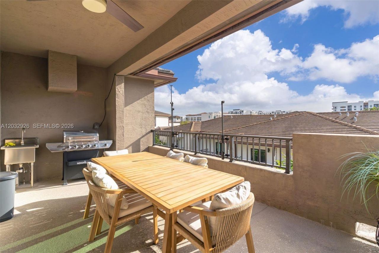 4963 NW 83rd Path , Unit 4963, Doral, FL 33166 Photo