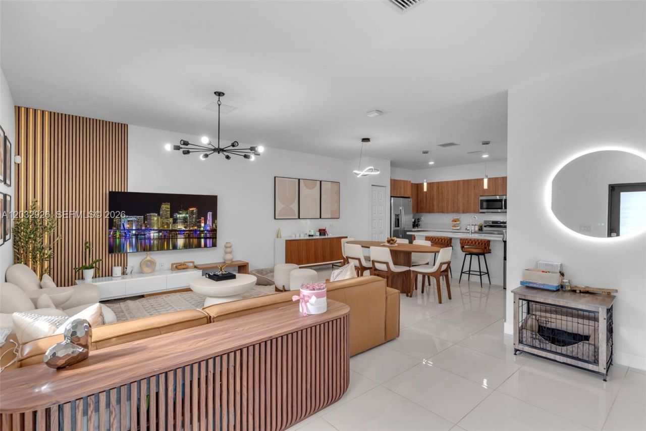 4963 NW 83rd Path , Unit 4963, Doral, FL 33166 Photo
