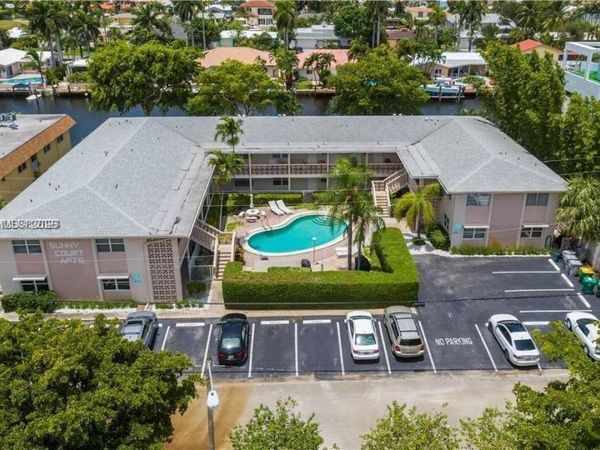 2701 NE 1st St , Unit 203, Pompano Beach, FL 33062