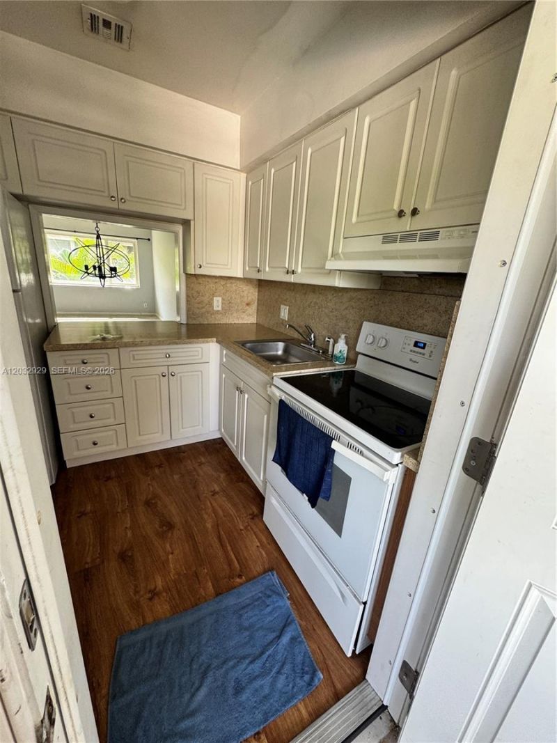 2701 NE 1st St , Unit 203, Pompano Beach, FL 33062 Photo