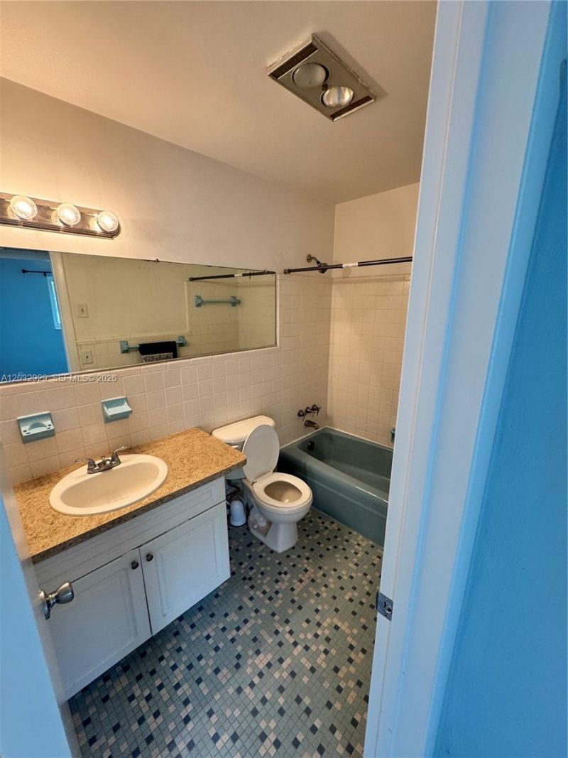 2701 NE 1st St , Unit 203, Pompano Beach, FL 33062 Photo