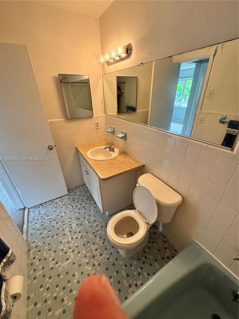 2701 NE 1st St , Unit 203, Pompano Beach, FL 33062 Photo