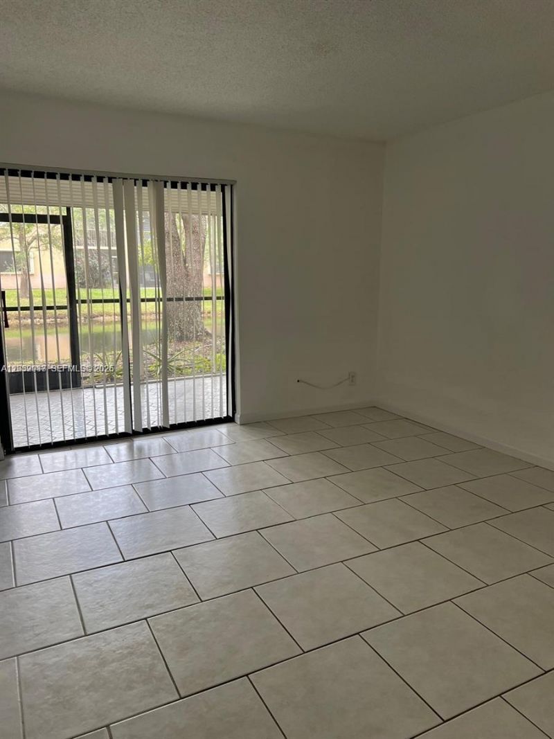 183 Lakeview Dr , Unit 103, Weston, FL 33326 Photo