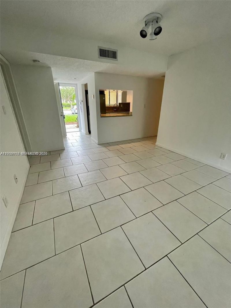 183 Lakeview Dr , Unit 103, Weston, FL 33326 Photo