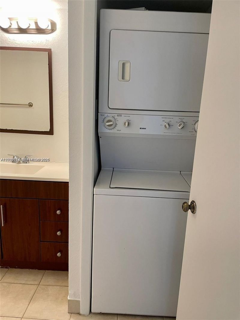 183 Lakeview Dr , Unit 103, Weston, FL 33326 Photo