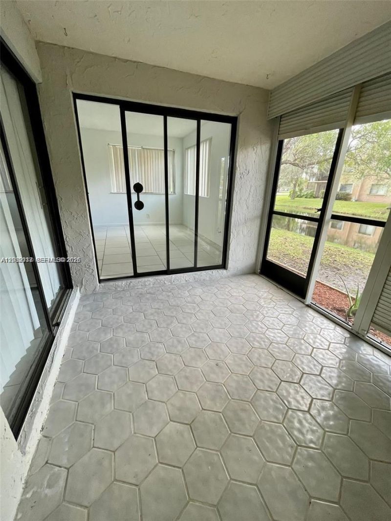 183 Lakeview Dr , Unit 103, Weston, FL 33326 Photo