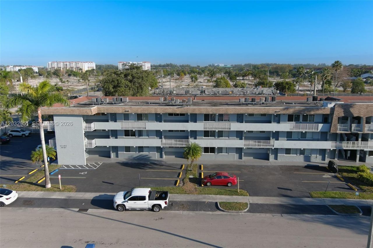 11195 SW 1st St, Unit 119, Miami, FL 33174 Photo