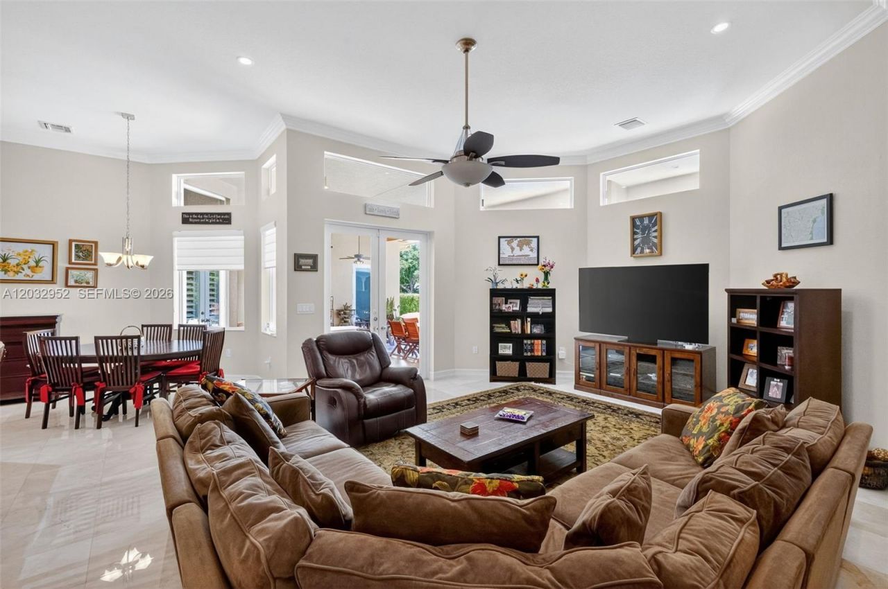 8920 SW 162nd Ter, Palmetto Bay, FL 33157 Photo