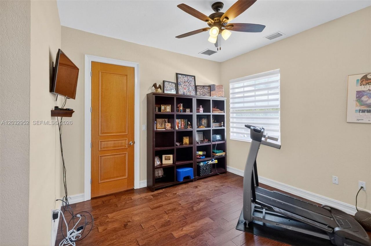 8920 SW 162nd Ter, Palmetto Bay, FL 33157 Photo