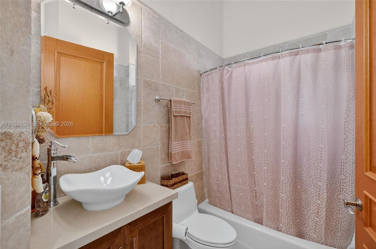 8920 SW 162nd Ter, Palmetto Bay, FL 33157 Photo