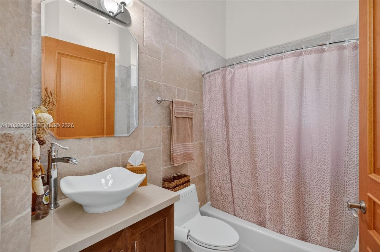 8920 SW 162nd Ter, Palmetto Bay, FL 33157 Photo