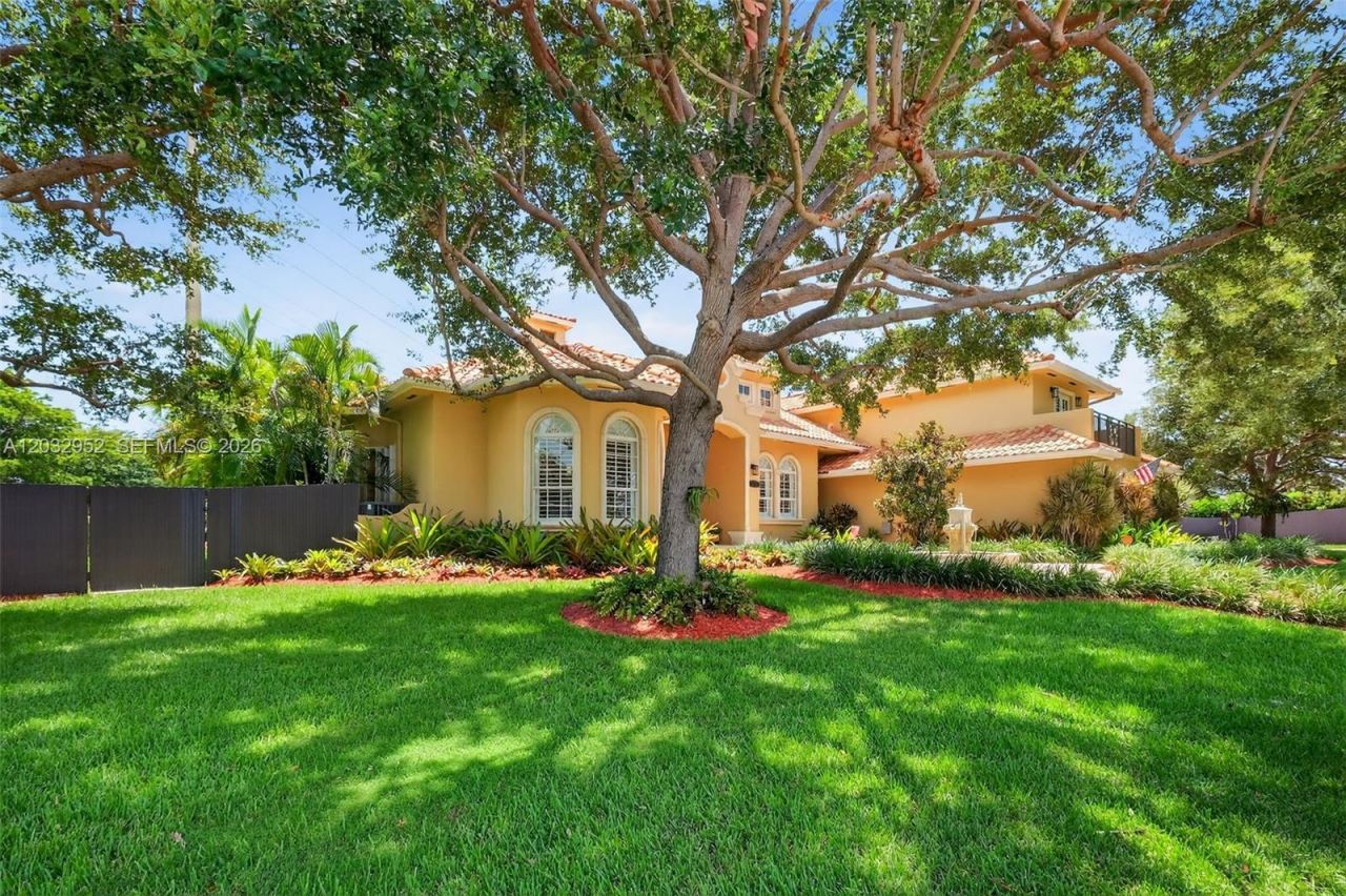 8920 SW 162nd Ter, Palmetto Bay, FL 33157 Photo