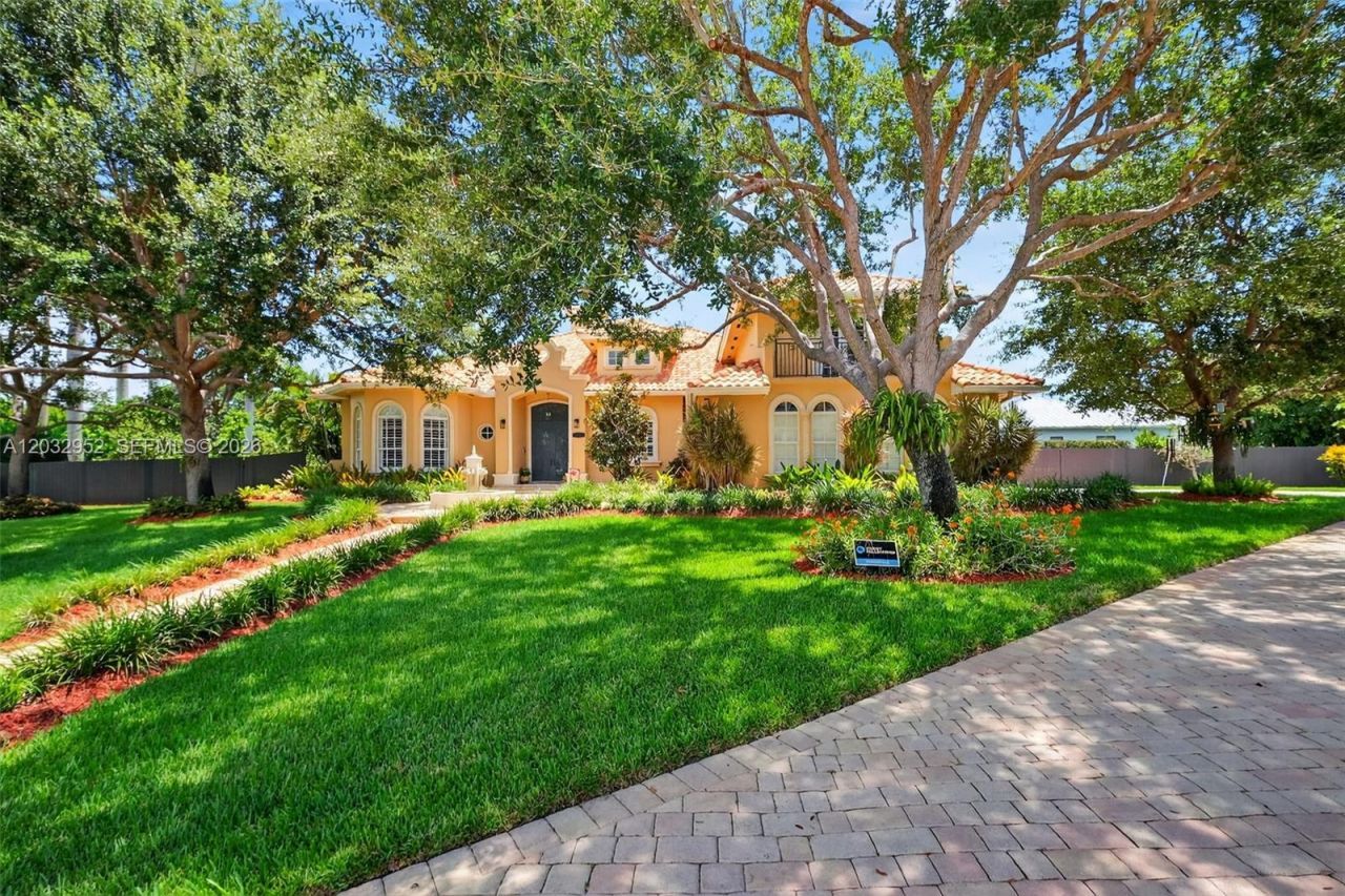 8920 SW 162nd Ter, Palmetto Bay, FL 33157 Photo