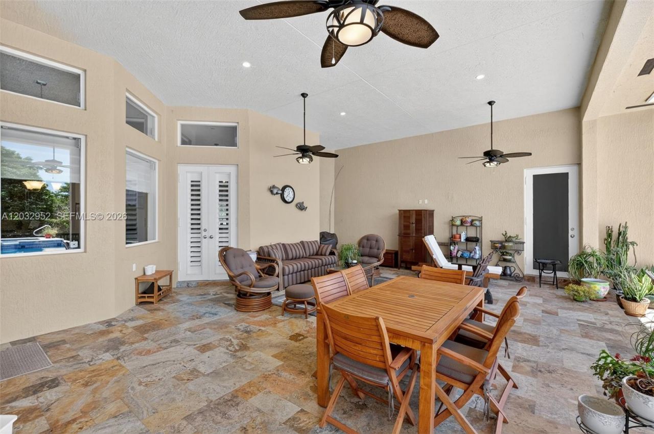 8920 SW 162nd Ter, Palmetto Bay, FL 33157 Photo