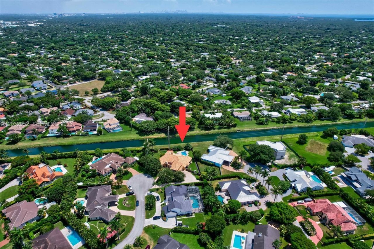 8920 SW 162nd Ter, Palmetto Bay, FL 33157 Photo