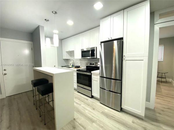 7901 SW 64 AVE , Unit 18, South Miami, FL 33143