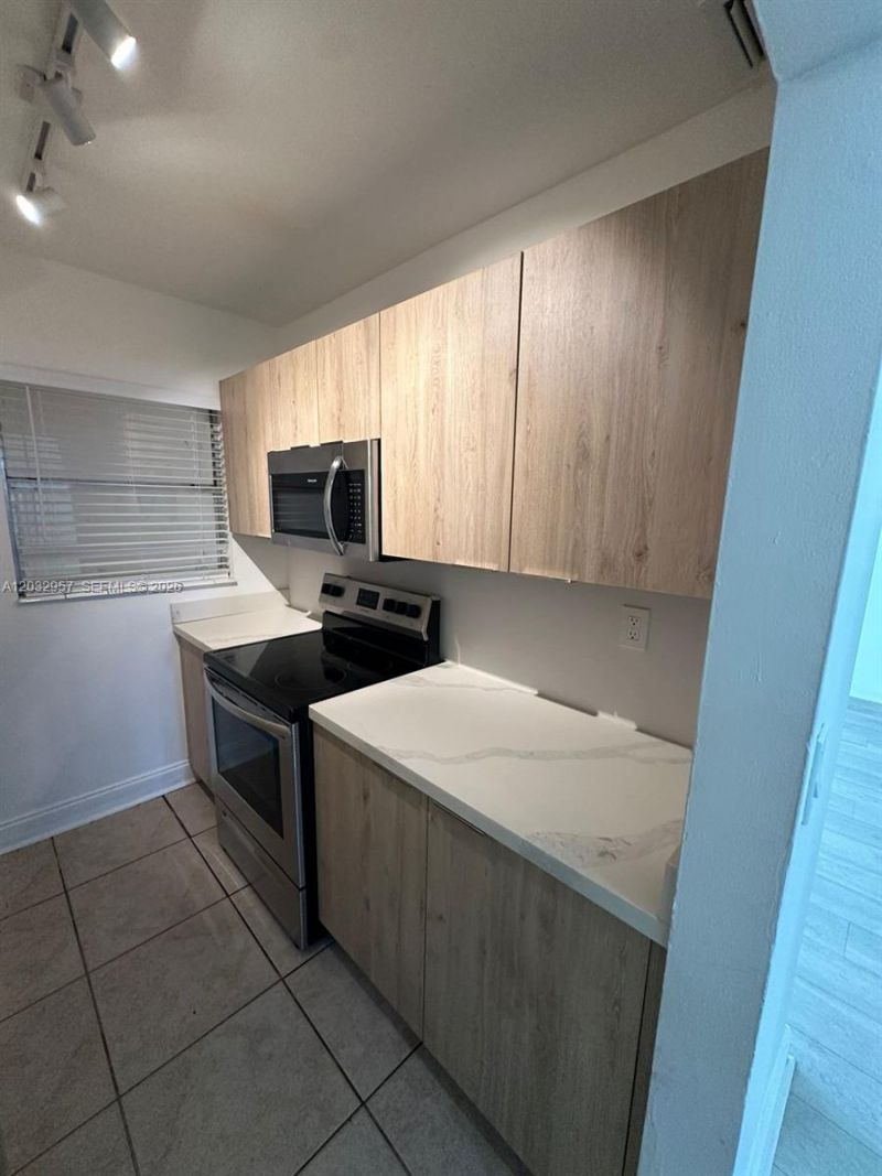 2008 N Jackson St , Unit B4, Hollywood, FL 33020 Photo