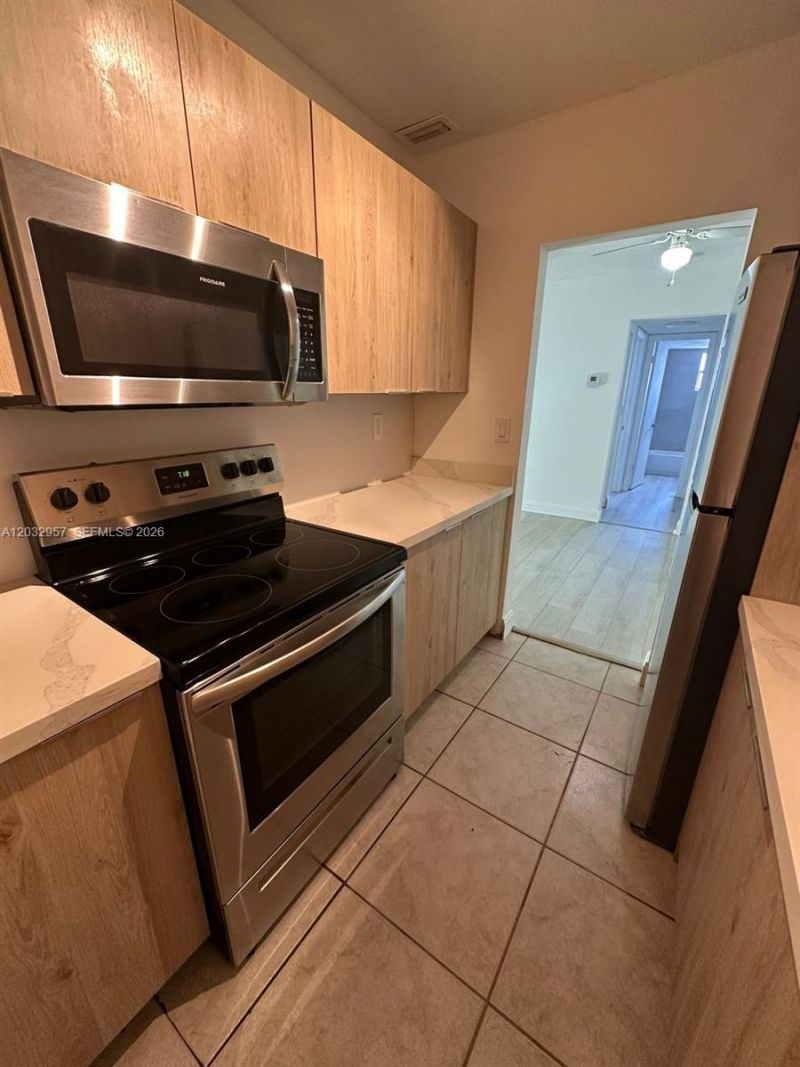 2008 N Jackson St , Unit B4, Hollywood, FL 33020 Photo