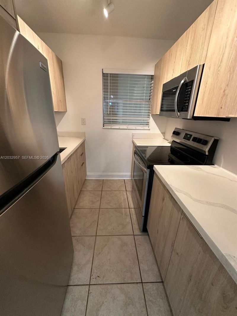 2008 N Jackson St , Unit B4, Hollywood, FL 33020 Photo
