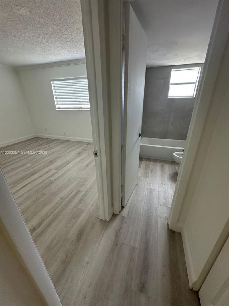 2008 N Jackson St , Unit B4, Hollywood, FL 33020 Photo