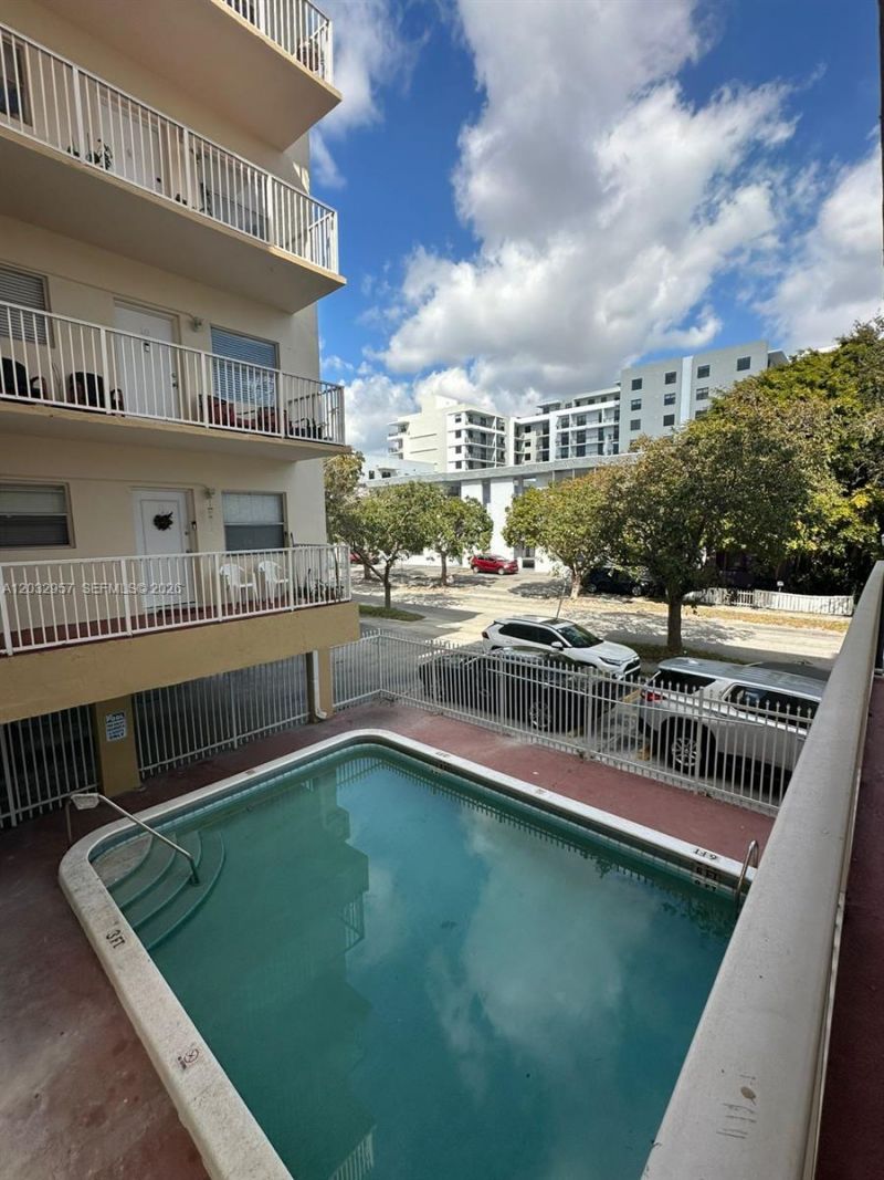2008 N Jackson St , Unit B4, Hollywood, FL 33020 Photo