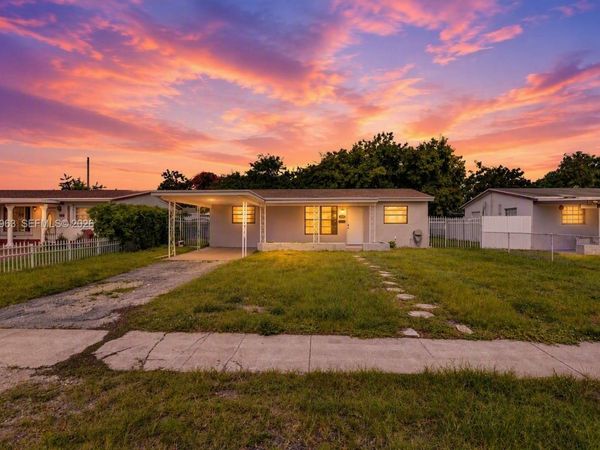 1140 N 74th Way, Hollywood, FL 33024