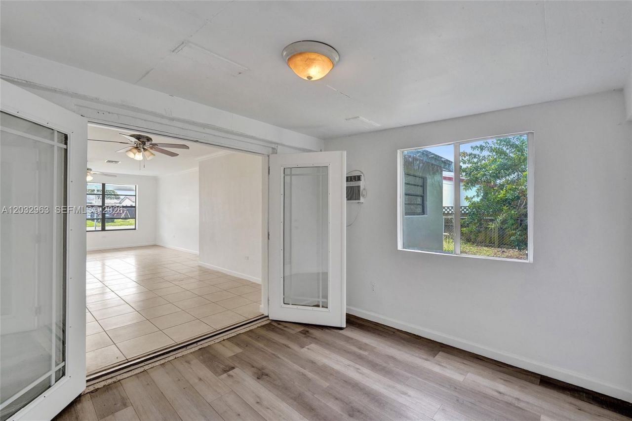1140 N 74th Way, Hollywood, FL 33024 Photo