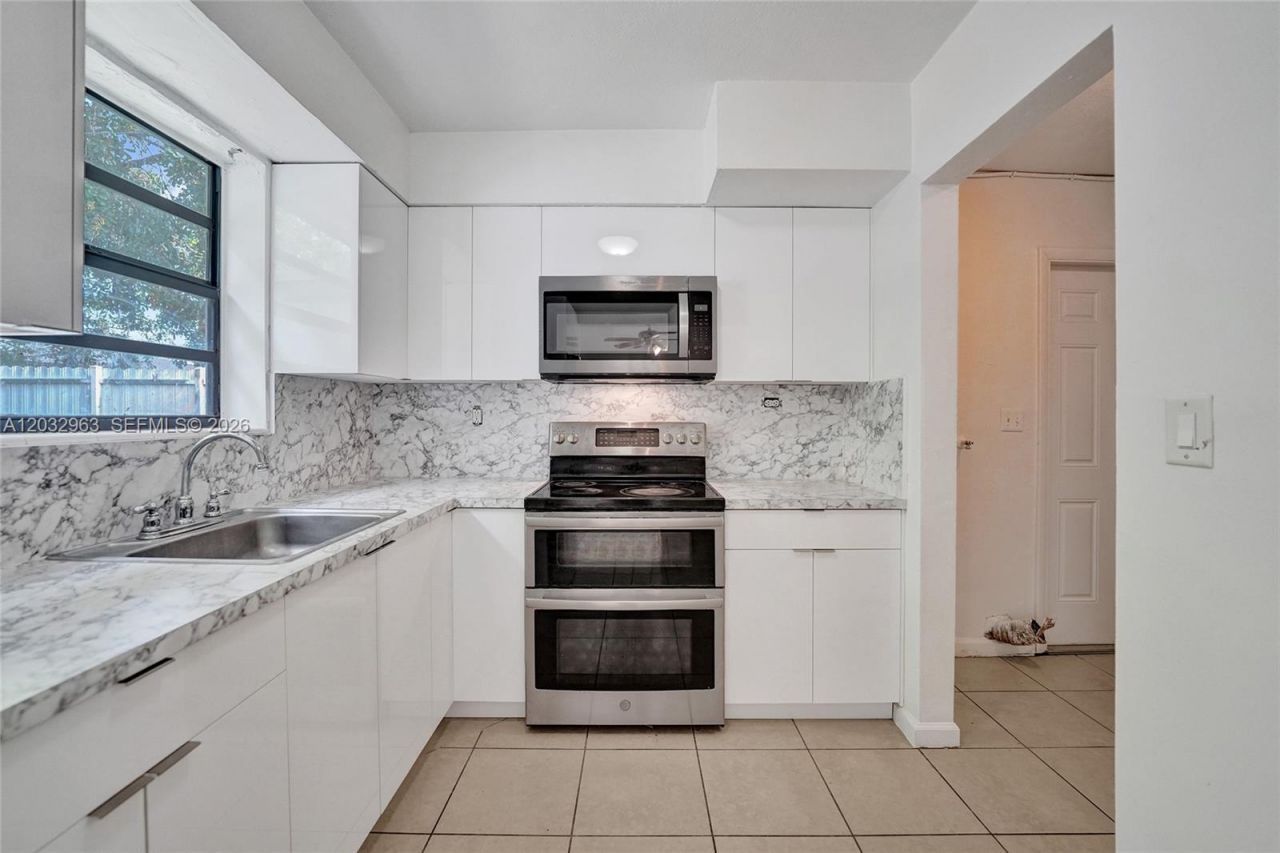 1140 N 74th Way, Hollywood, FL 33024 Photo