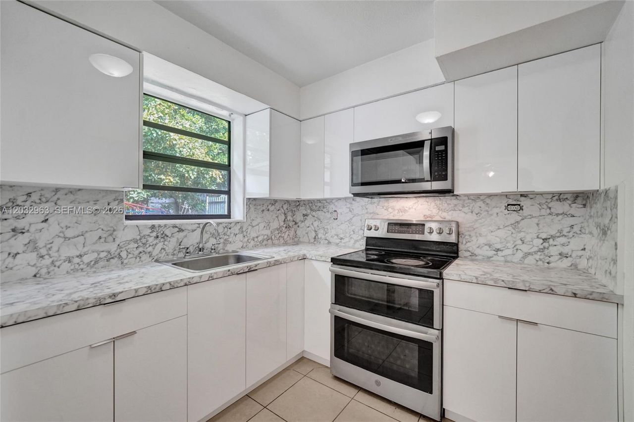 1140 N 74th Way, Hollywood, FL 33024 Photo