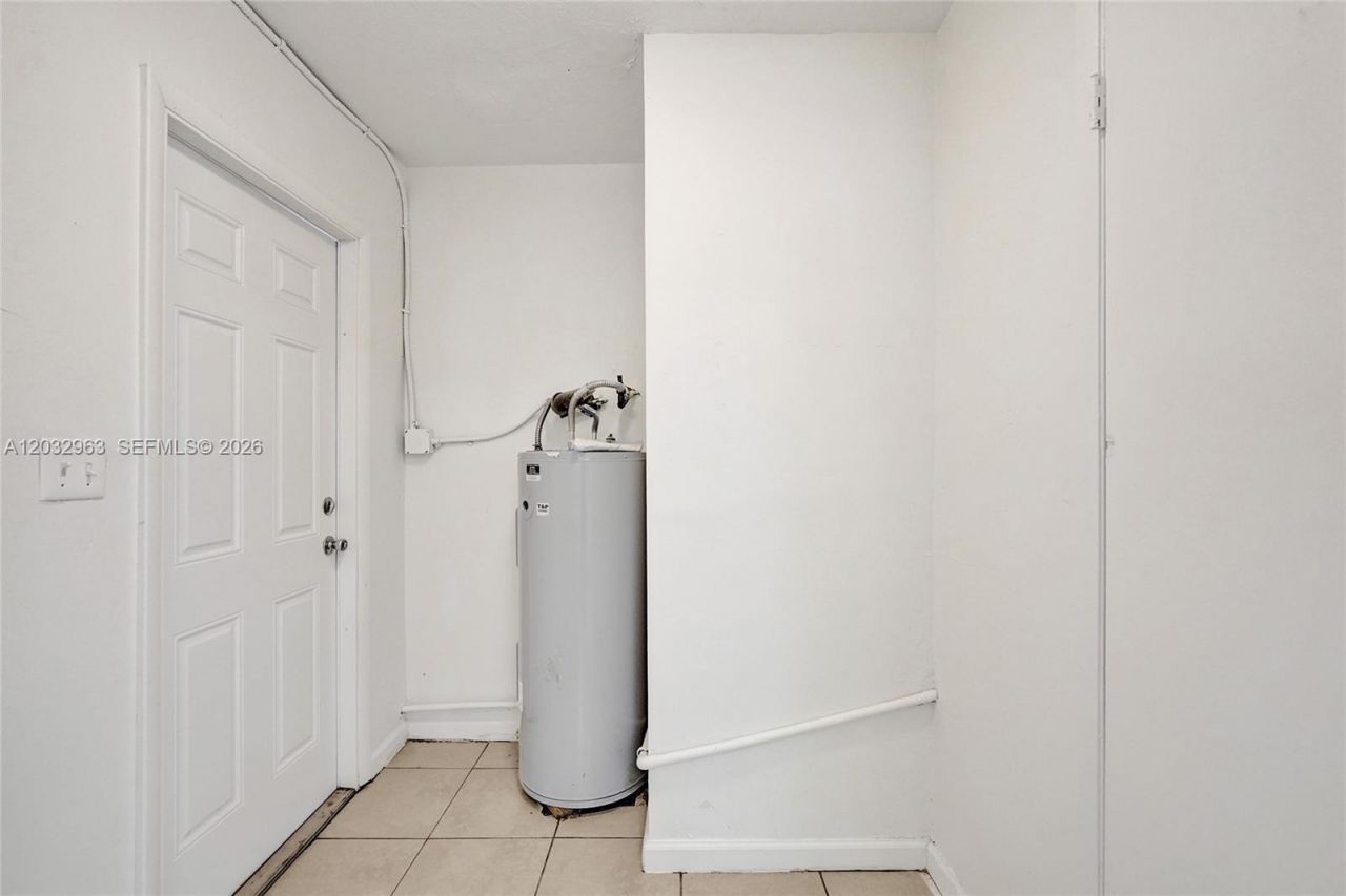 1140 N 74th Way, Hollywood, FL 33024 Photo