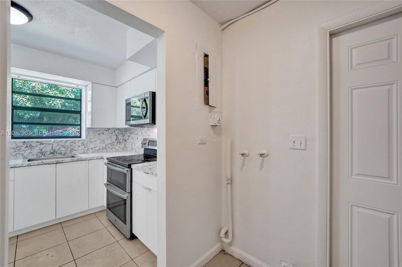 1140 N 74th Way, Hollywood, FL 33024 Photo