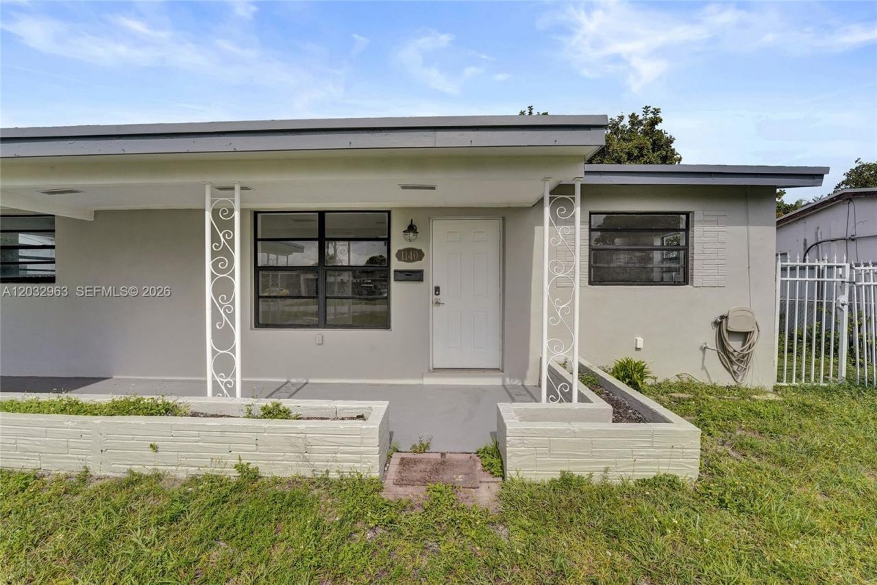 1140 N 74th Way, Hollywood, FL 33024 Photo