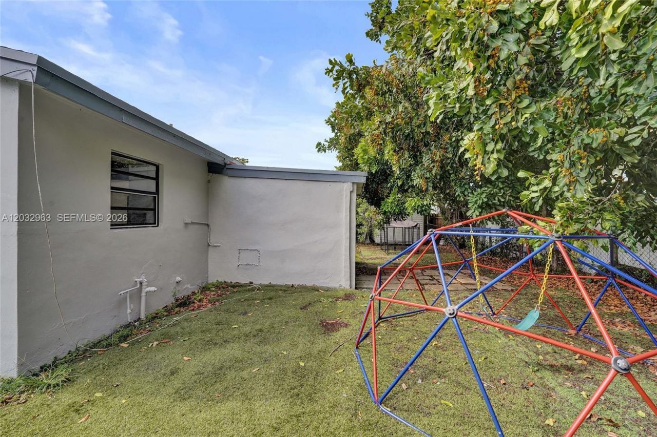1140 N 74th Way, Hollywood, FL 33024 Photo