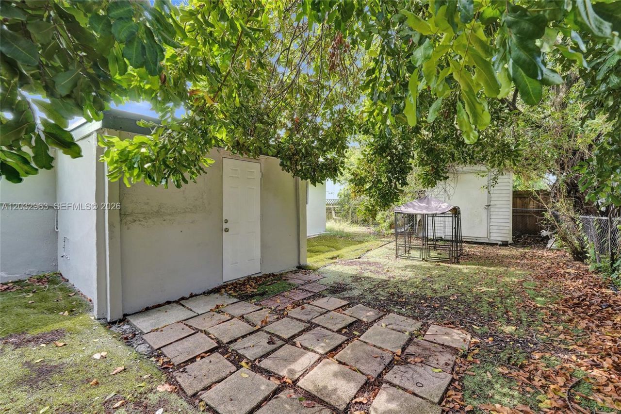 1140 N 74th Way, Hollywood, FL 33024 Photo