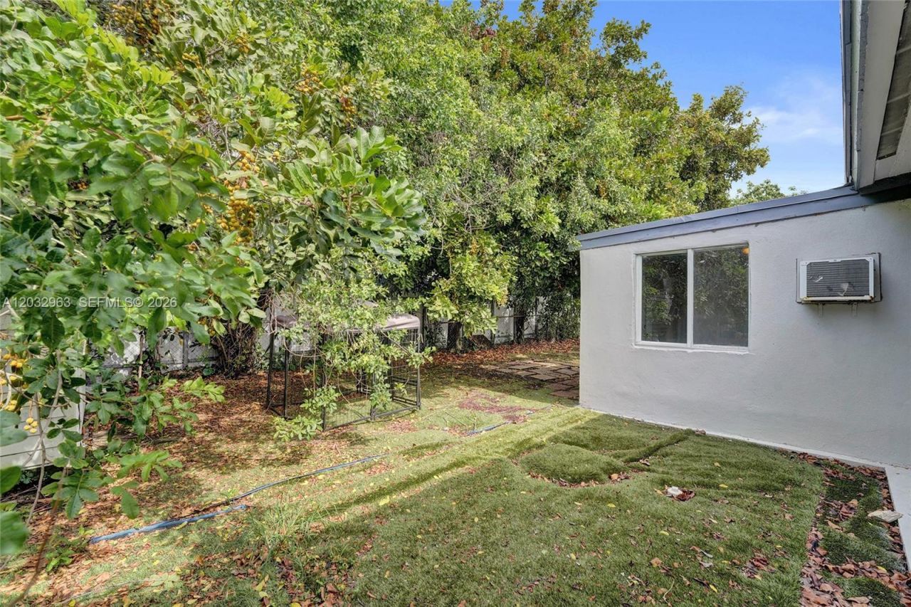 1140 N 74th Way, Hollywood, FL 33024 Photo