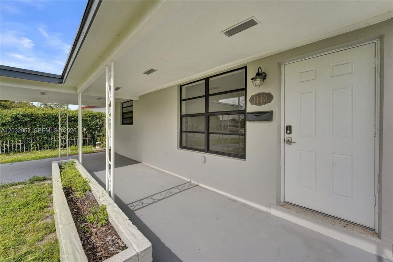 1140 N 74th Way, Hollywood, FL 33024 Photo