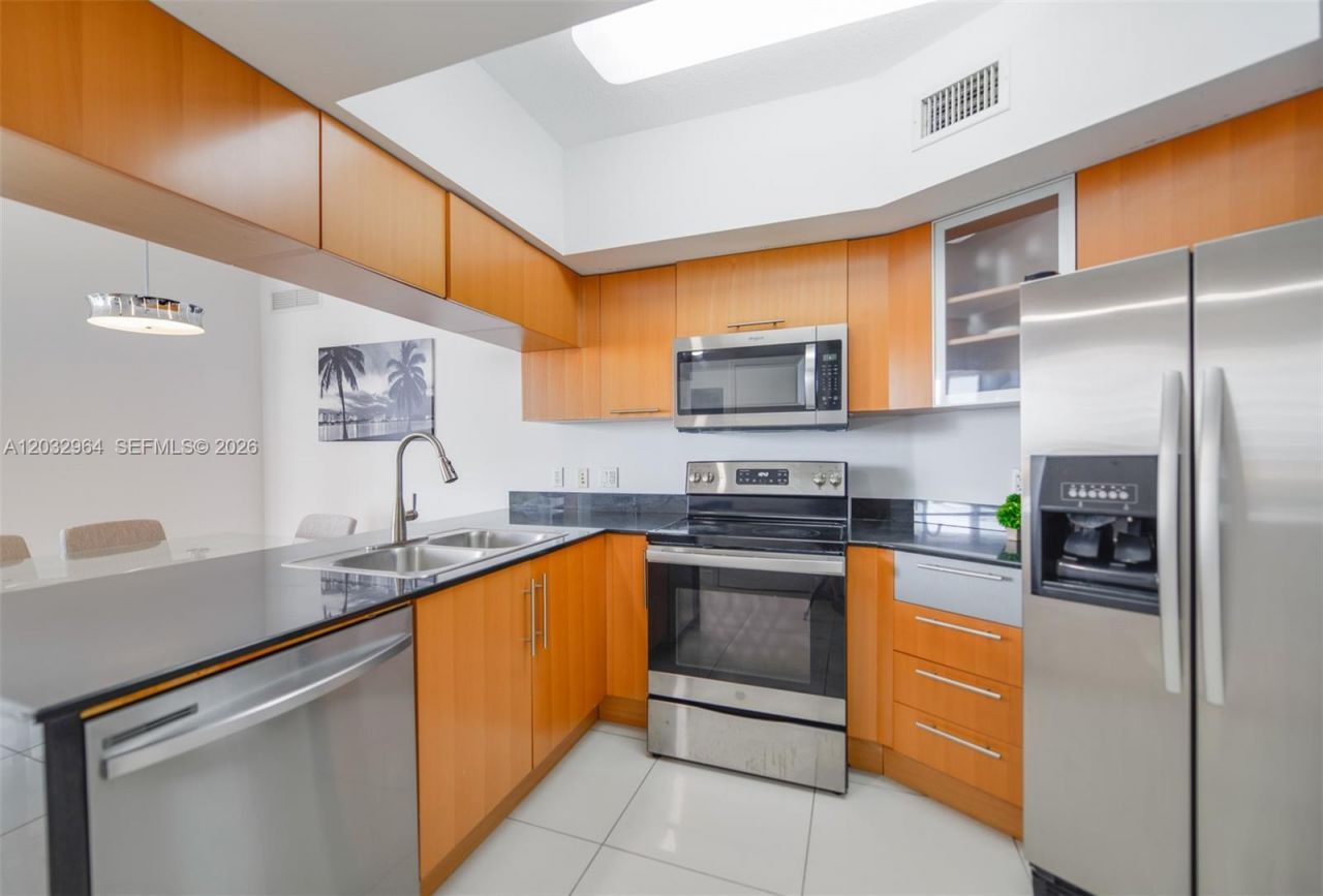1750 N Bayshore Dr , Unit 2402, Miami, FL 33132 Photo