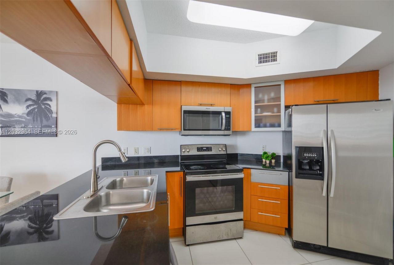 1750 N Bayshore Dr , Unit 2402, Miami, FL 33132 Photo