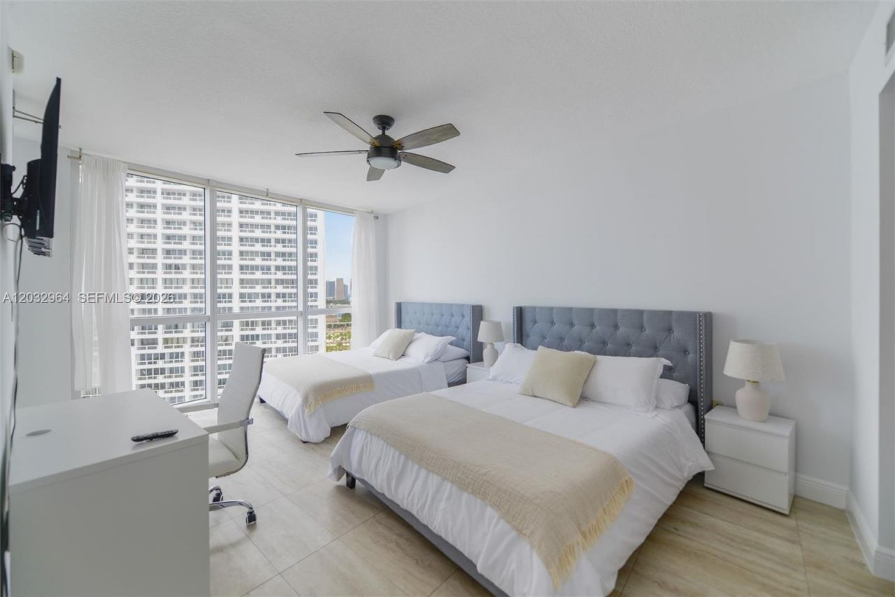 1750 N Bayshore Dr , Unit 2402, Miami, FL 33132 Photo