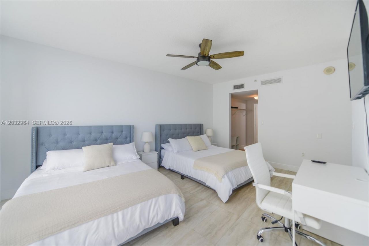 1750 N Bayshore Dr , Unit 2402, Miami, FL 33132 Photo
