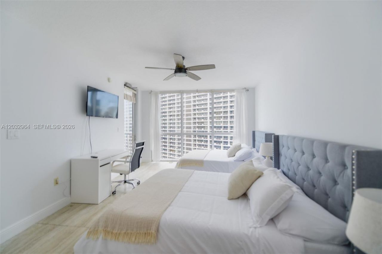 1750 N Bayshore Dr , Unit 2402, Miami, FL 33132 Photo