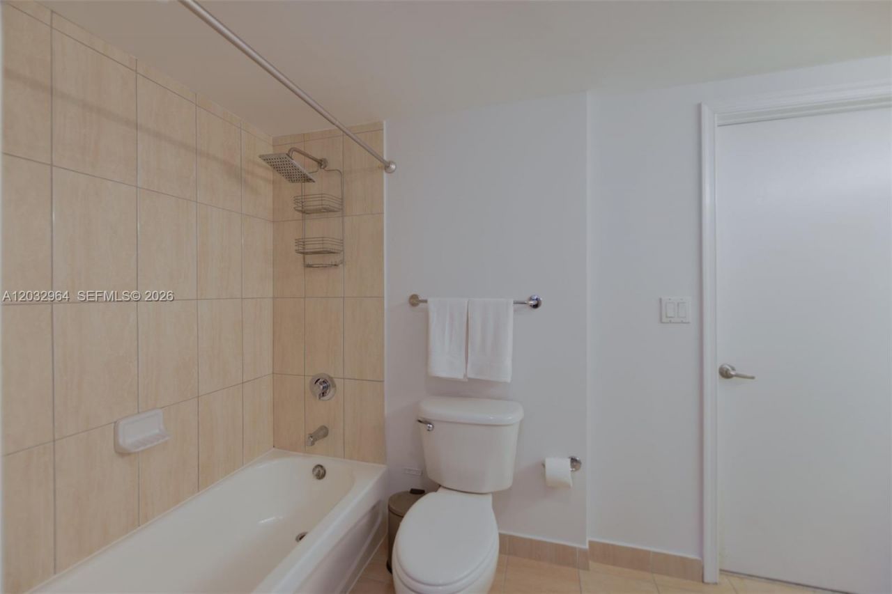 1750 N Bayshore Dr , Unit 2402, Miami, FL 33132 Photo