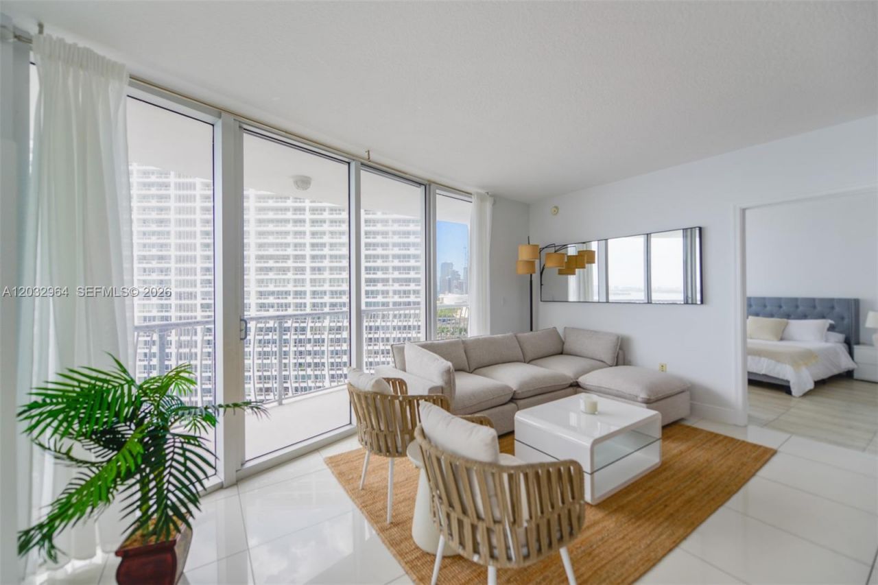 1750 N Bayshore Dr , Unit 2402, Miami, FL 33132 Photo