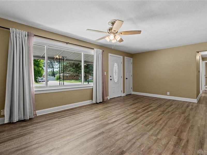 6978 Southern Vista Drive, Enon Vlg, OH 45323 Photo 10