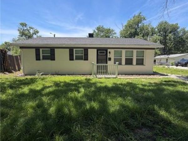 4 Lloyd Avenue, Cahokia, IL 62206