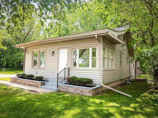 56201 Mayflower Road, South Bend, IN 46619