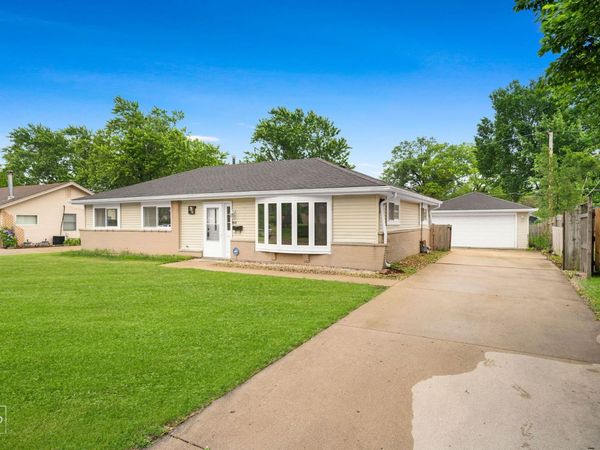 75 Kingman Lane , Hoffman Estates, IL 60169