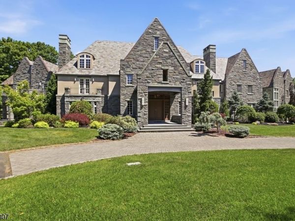 24 Douglass Ave, Bernardsville, NJ 07924